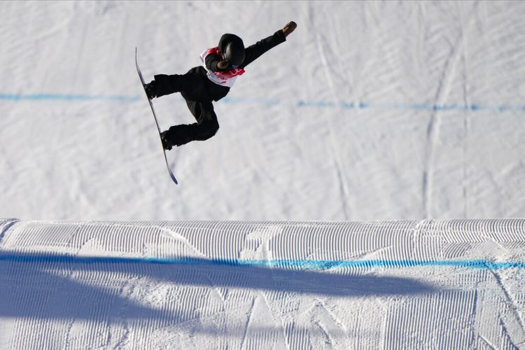 Sadowski Synnott gets New Zealand's 1st Winter Olympic gold
